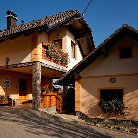 Tourist Farm Skrbina Apartments - Happy Rentals Smarjeske Toplice Εξωτερικό φωτογραφία