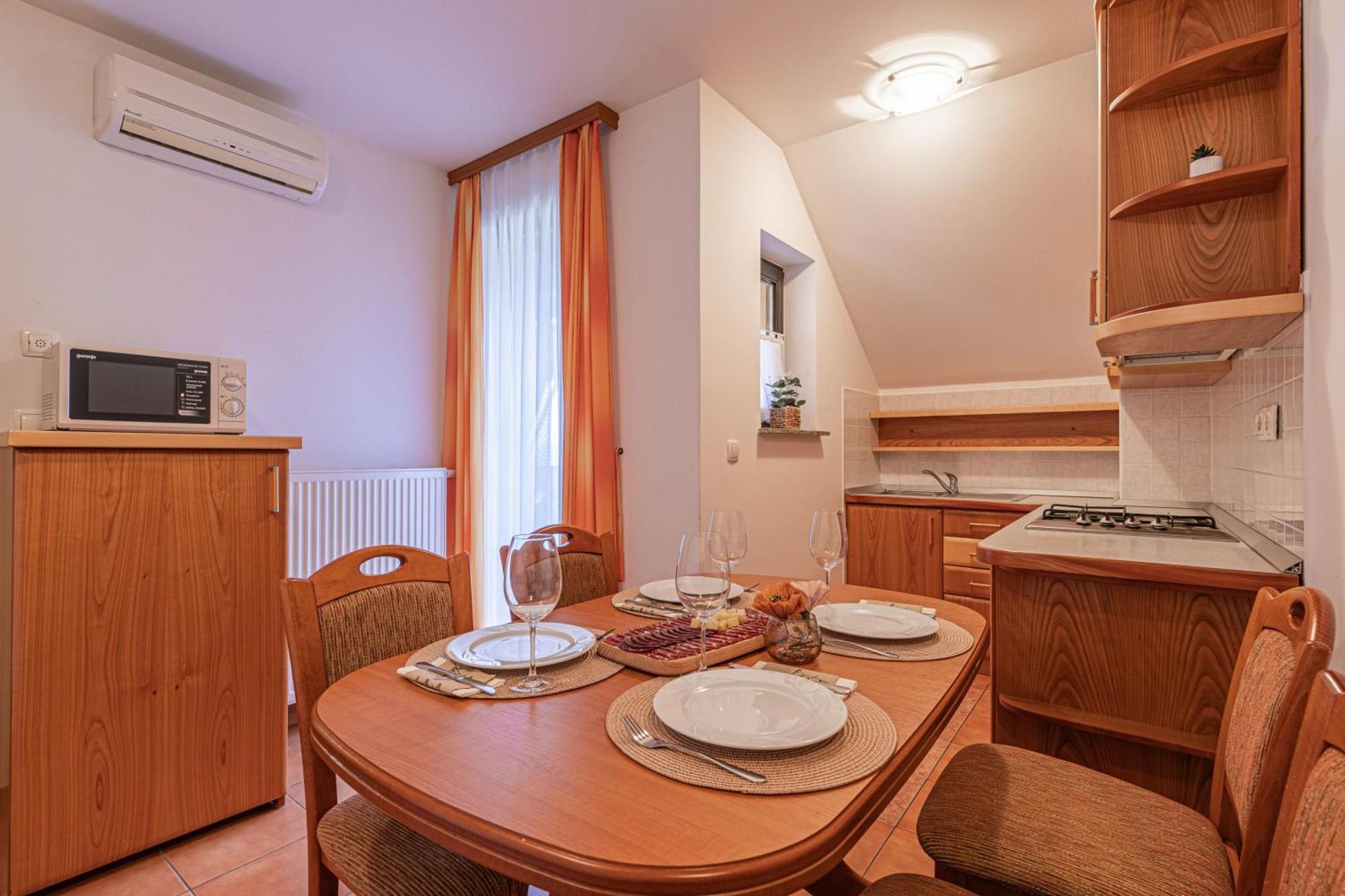 Tourist Farm Skrbina Apartments - Happy Rentals Smarjeske Toplice Εξωτερικό φωτογραφία